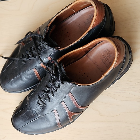 Allen Edmonds Casual Traveler Lace Up Sneaker - Picture 2 of 8